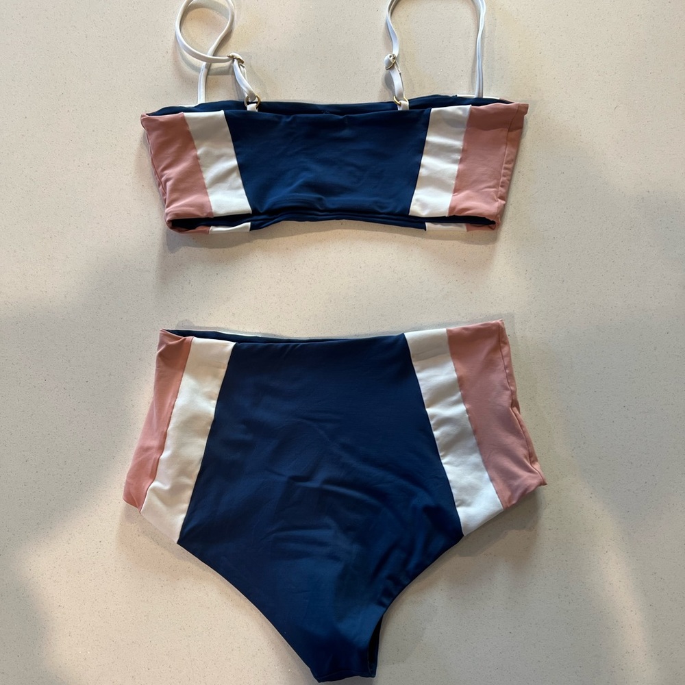 Gorgeous seamless L space swimsuit